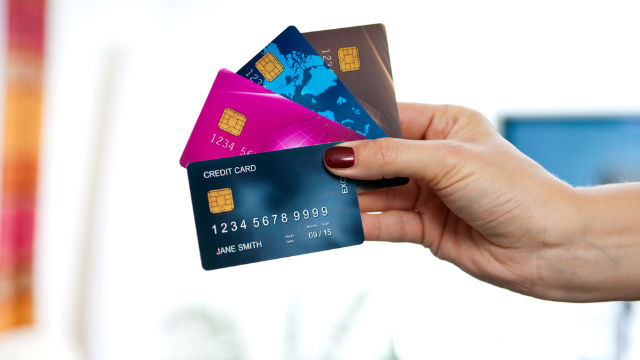 Thẻ tín dụng là gì? Đặc điểm cấu tạo của thẻ tín dụng ra sao?