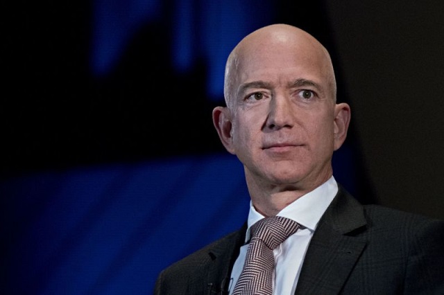 Người giàu nhất thế giới Jeff Bezos